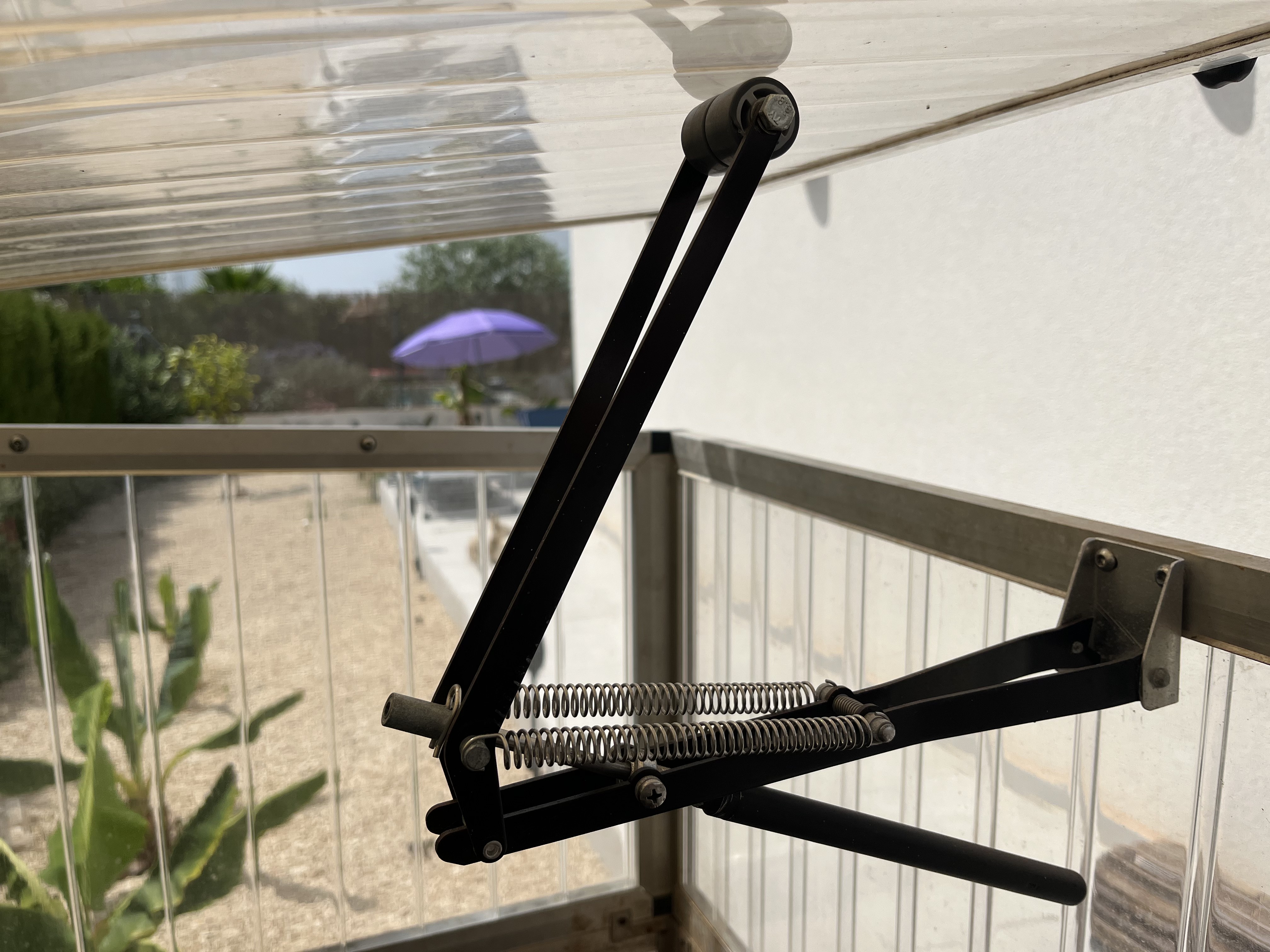 Automatischer Deckelheber für Frühbeete