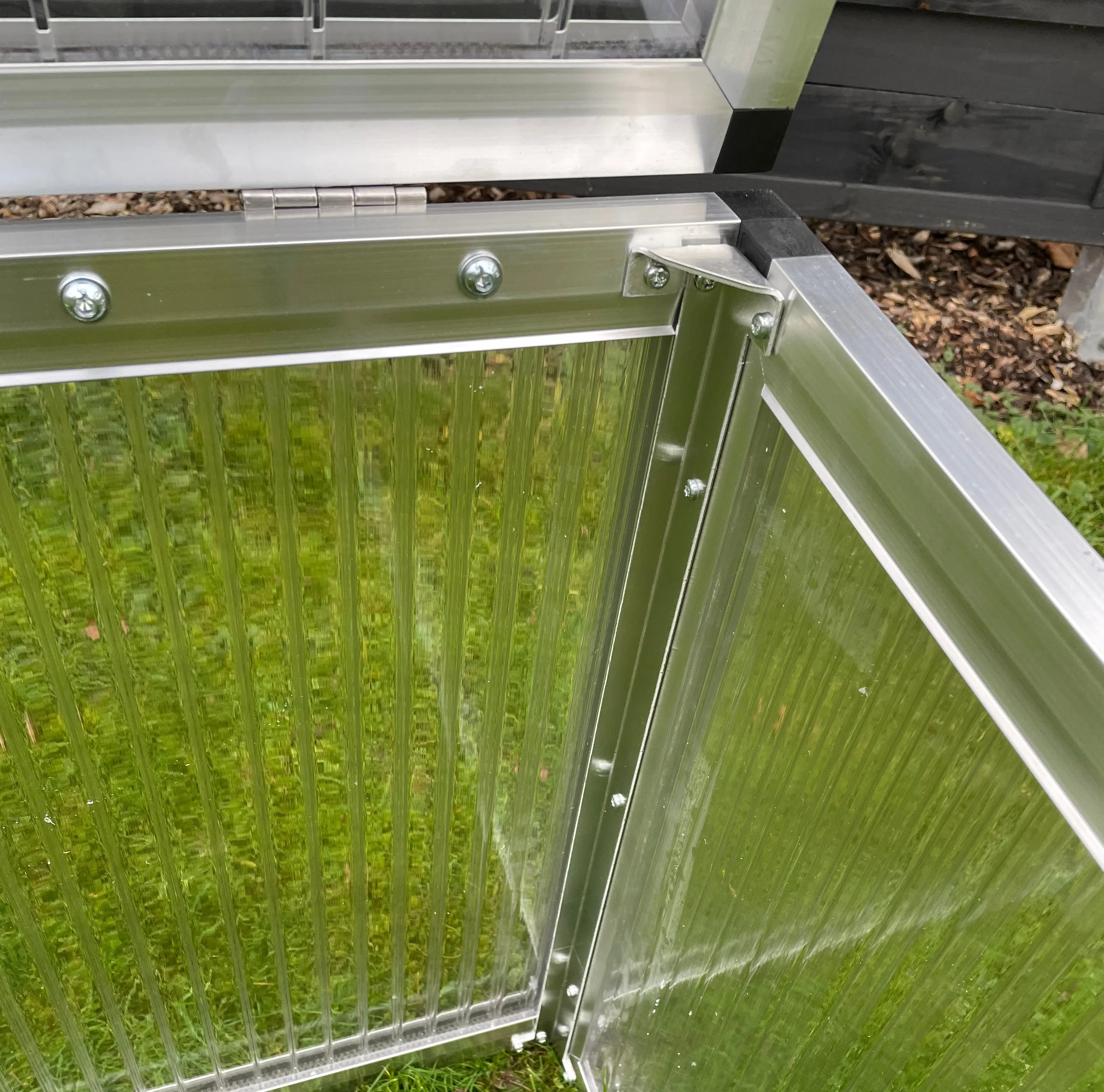 Innenansicht Aluminiumprofile XXL-Frühbeet für Gemüse